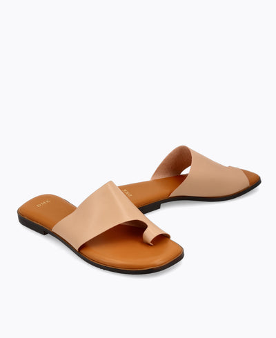 Beverly Flat Sandals - Nude